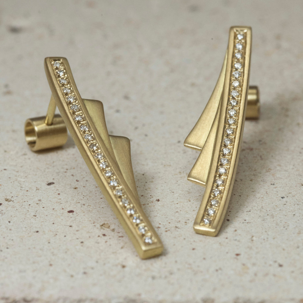 Brinco Feier • Ouro Amarelo 18K e 40 diamantes