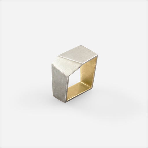 Anel Oblique Fino Bicolor • Prata e banho de ouro