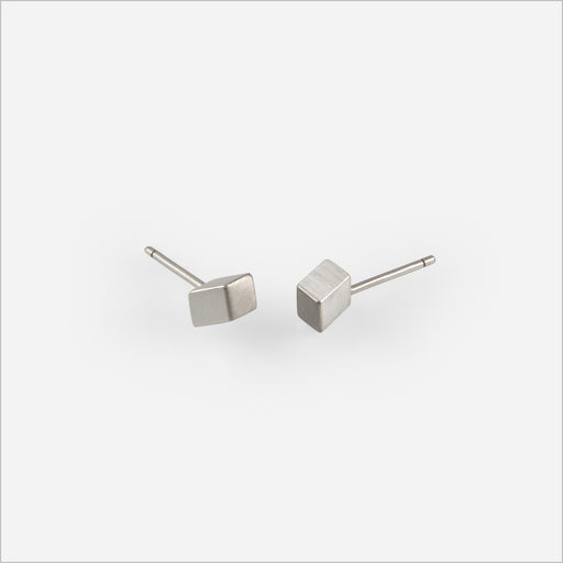 Brinco Cubo Isométrico Bicolor • Prata e Ouro Branco 18K
