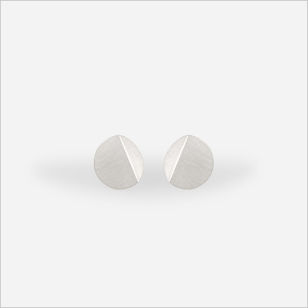 Brinco Dobra P • Ouro Branco 18K