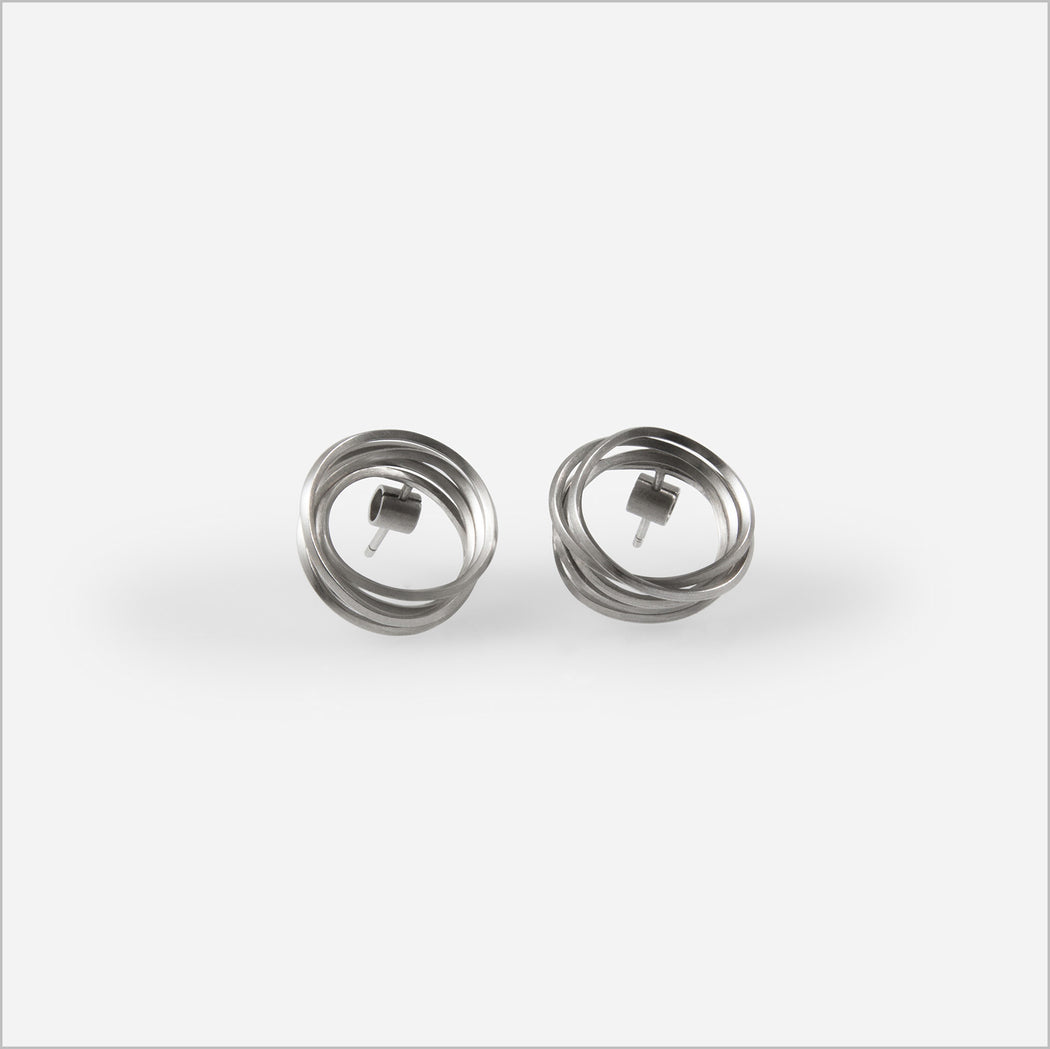 Brinco Rabisco • Ouro Branco 18K