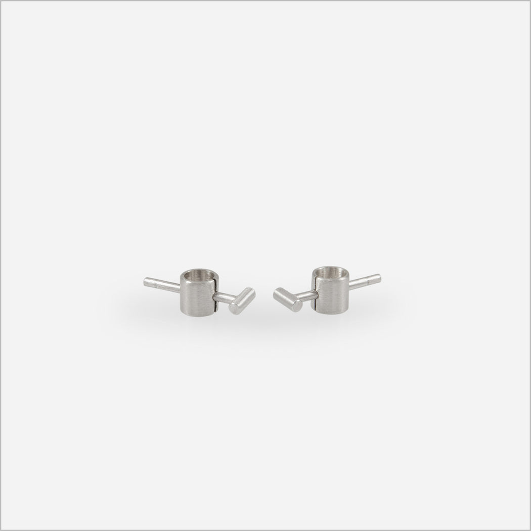 Brinco Traço Mini • Ouro Branco 18K