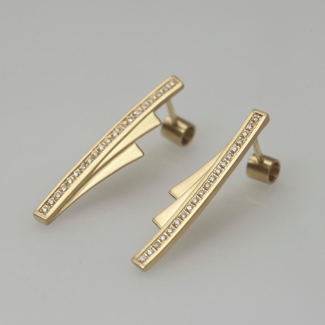 Brinco Feier • Ouro Amarelo 18K e 40 diamantes