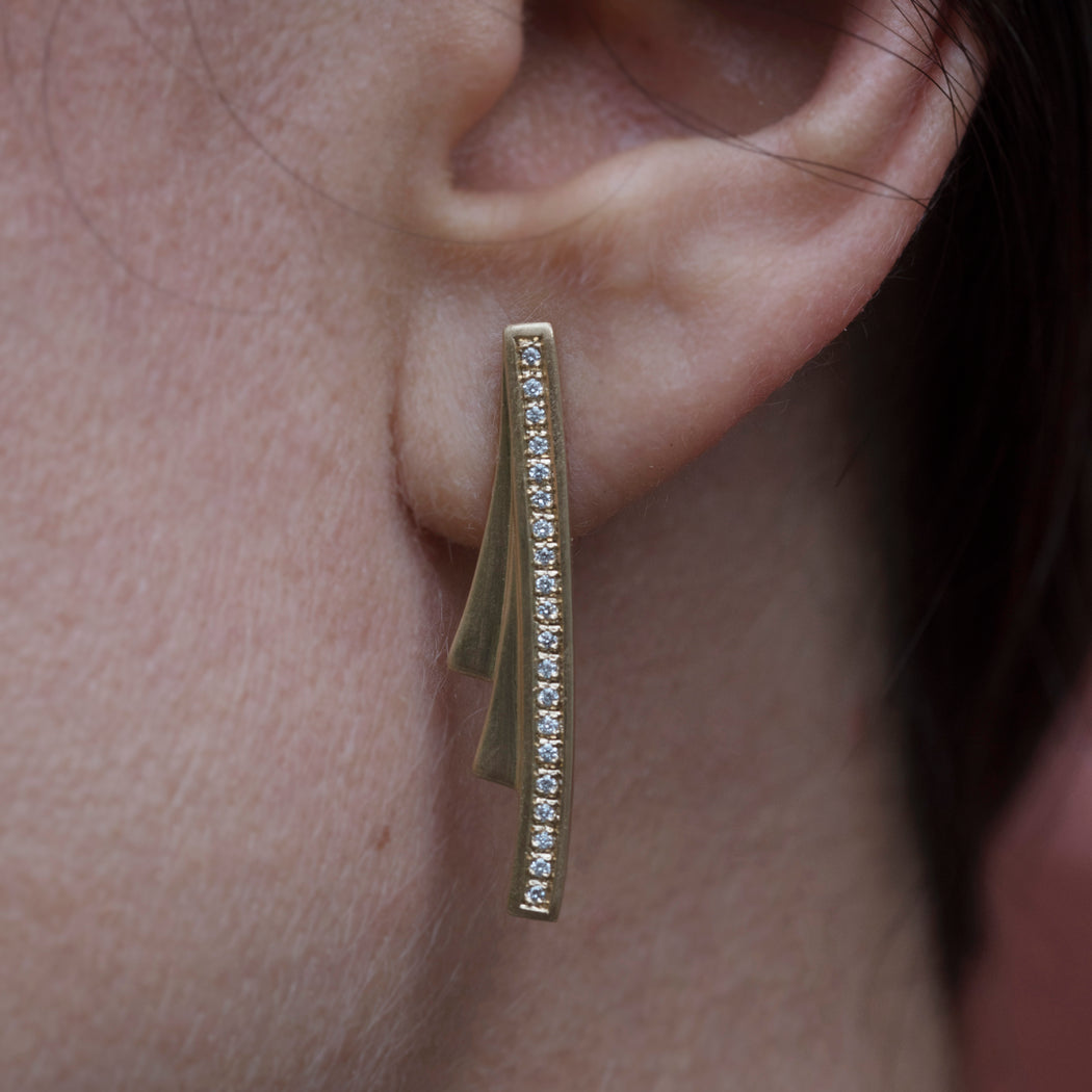 Brinco Feier • Ouro Amarelo 18K e 40 diamantes