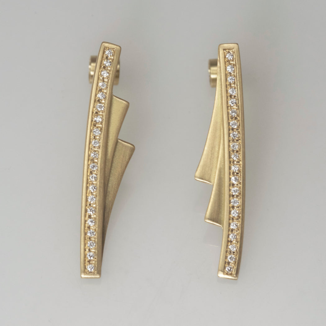 Brinco Feier • Ouro Amarelo 18K e 40 diamantes